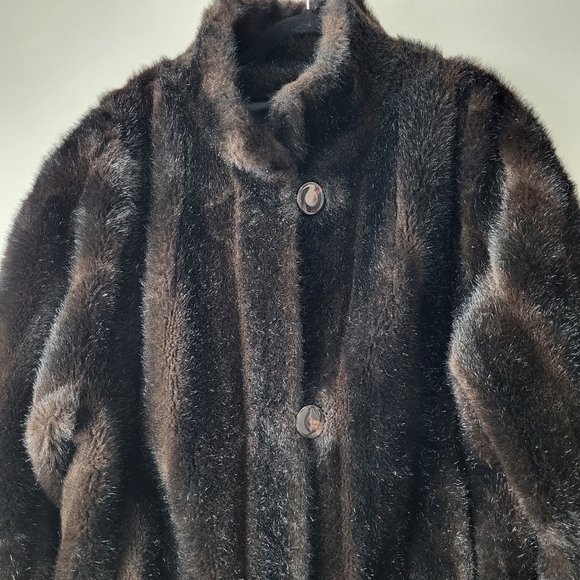 Furrocious by princess garment brown faux fur coat button closure Size M - Picture 3 of 10